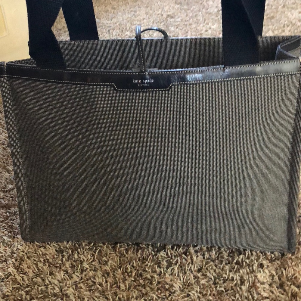 Kate spade bag in great condition!!!
